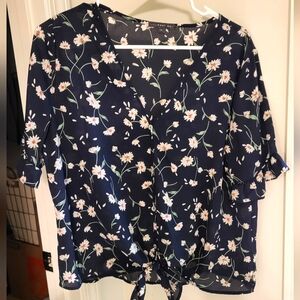 West Kei Navy Floral Daisy Blouse Size Medium